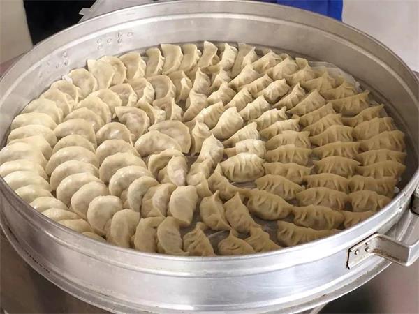 巴德士艺术漆员工包饺子1 巴德士艺术漆员工包饺子1