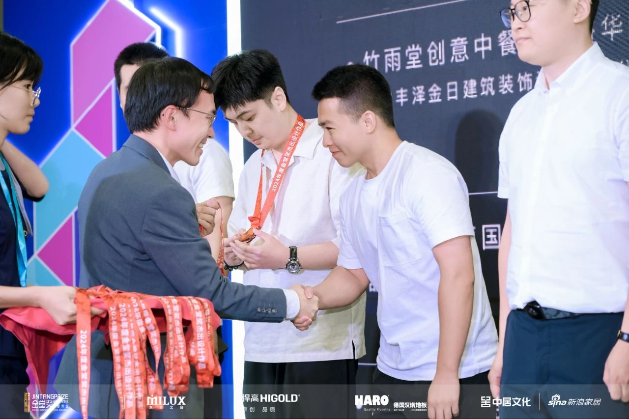 巴德士×Novacolor亮相广州建博会,涂料界“王炸组合”斩获超高人气 巴德士×Novacolor亮相广州建博会,涂料界“王炸组合”斩获超高人气